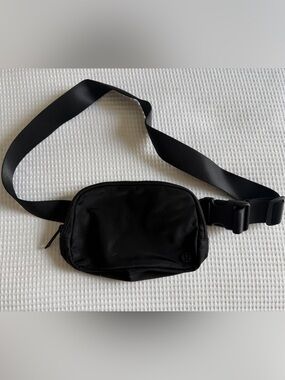 Lululemon Black Belt Bag Crossbody